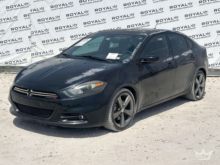 2014-dodge-dart-sedan-image-1