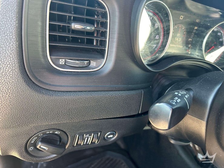 2019-dodge-charger-sedan-image-15