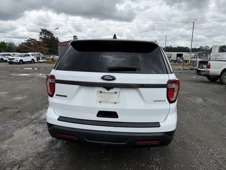 2018-ford-explorer-image-5