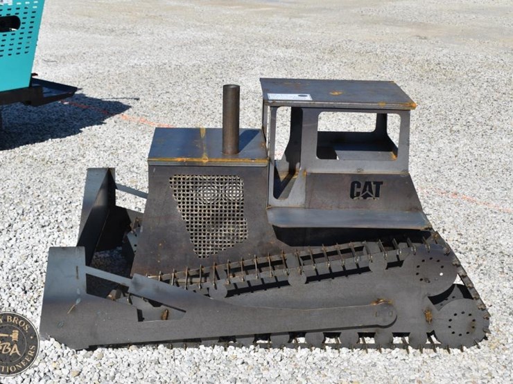 caterpillar-dozer-lawn-ornament-44963-image-1