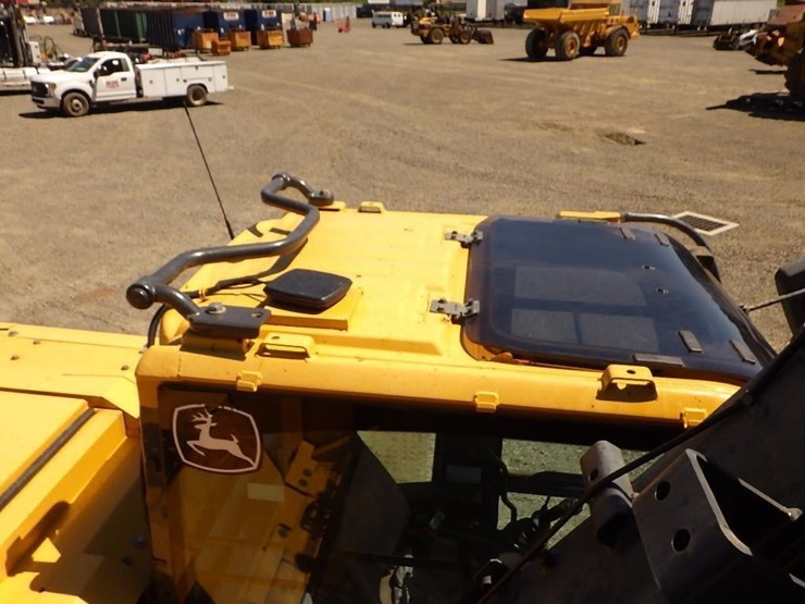 deere-245g-lc-image-42