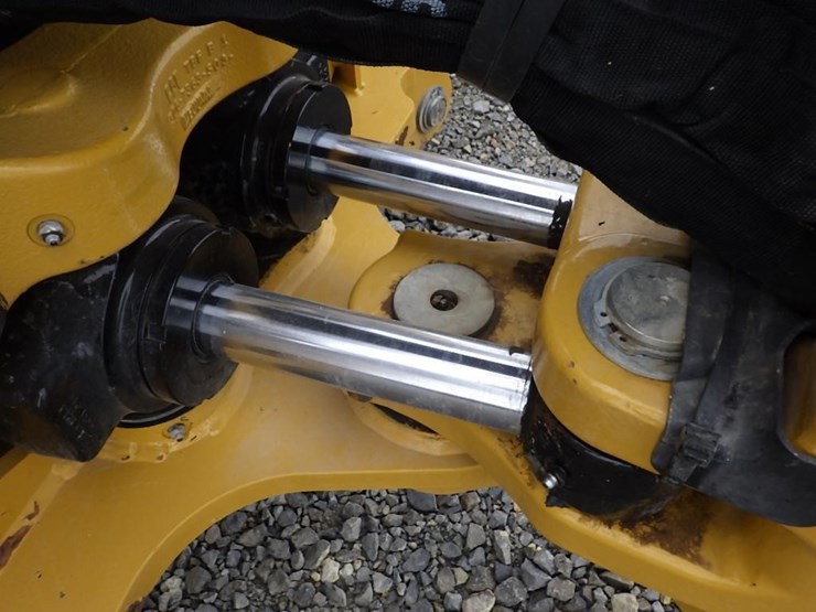 2023-caterpillar-420-xe-image-24