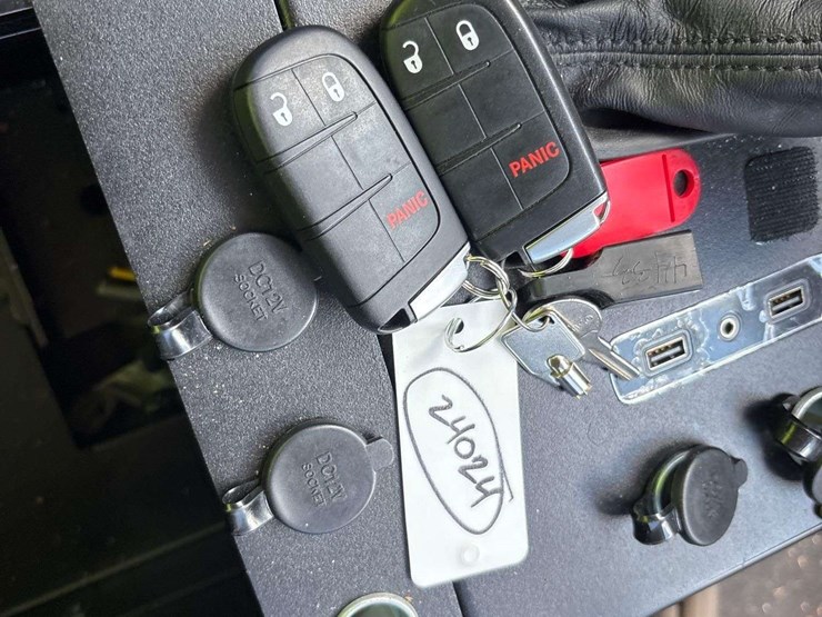2020-dodge-durango-image-26