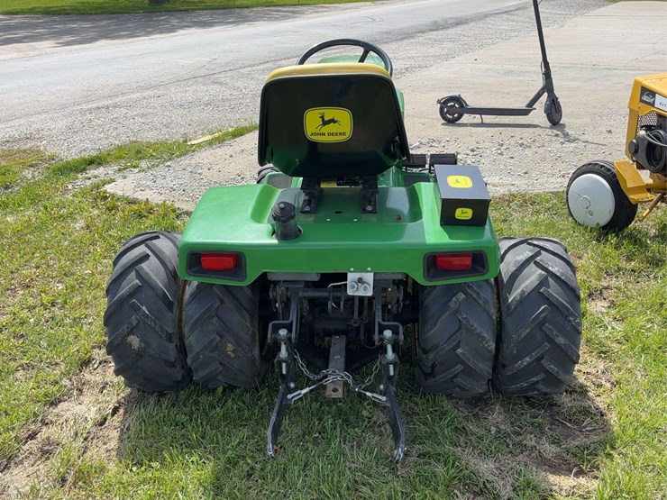 john-deere-322-image-4