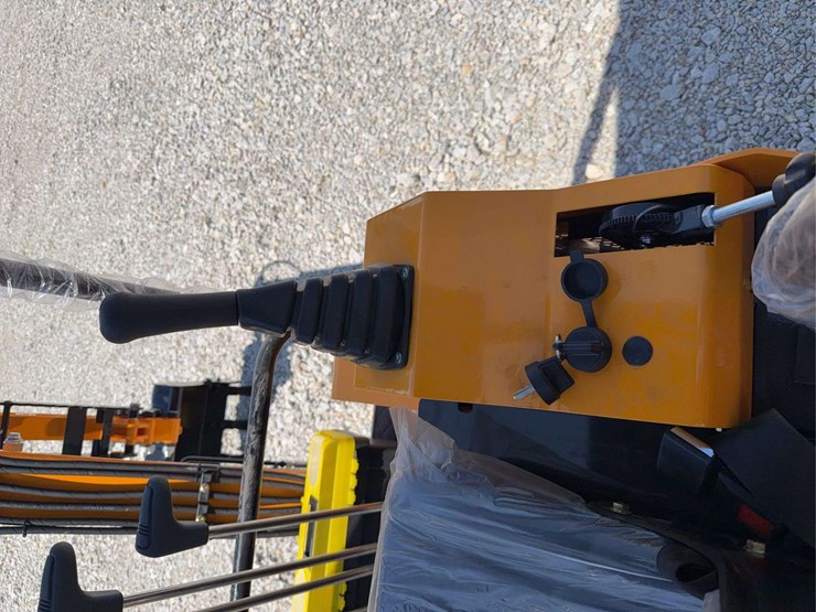 2026-miva-va15-mini-excavator-image-13