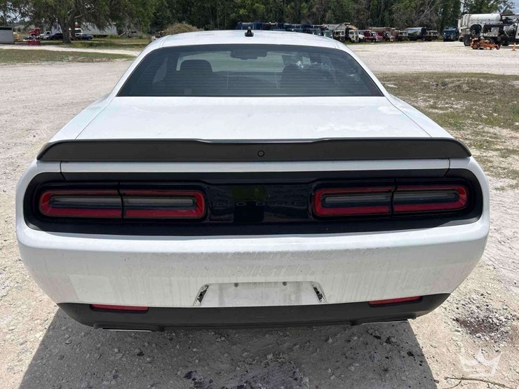 2023-dodge-challenger-coupe-image-21