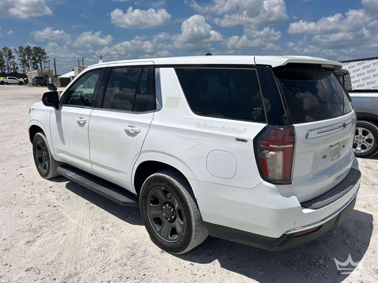 2021-chevrolet-tahoe-image-4