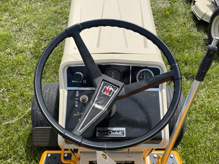 1975-international-cub-image-19