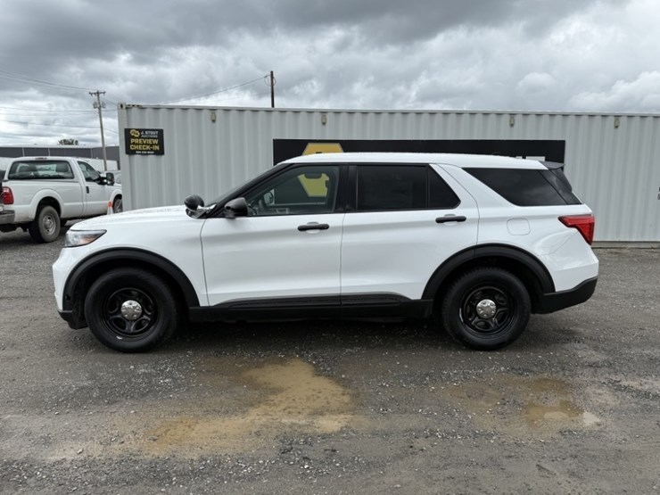 2020-ford-explorer-image-7
