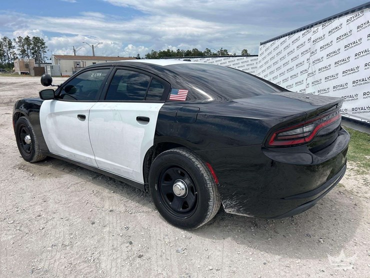 2019-dodge-charger-sedan-image-4