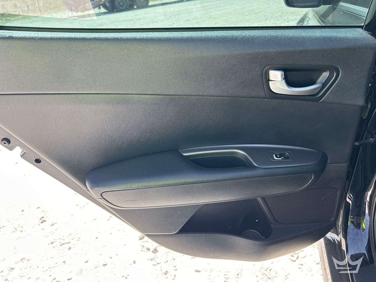 2019-kia-optima-sedan-image-21