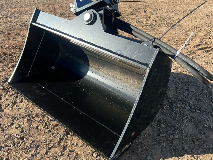 24-in-heavy-duty-hydraulic-tilting-and-slope-cutting-mini-excavator-bucket-(new/unused)-image-1