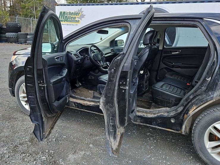 2017-ford-edge-sel-image-13