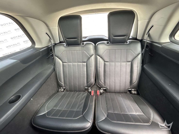 2013-mercedes-benz-gl450-image-24