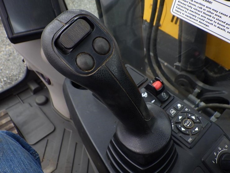 2018-volvo-ecr235el-image-52