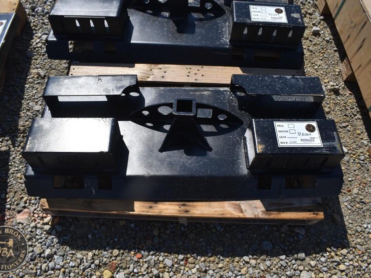 skid-steer-receiver-hitch-plate-attachment-44986-image-1