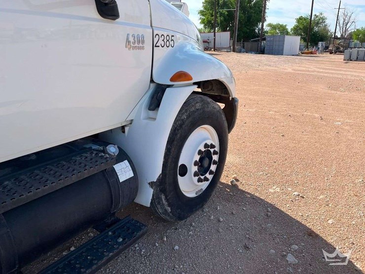 international-durastar-4300-image-4