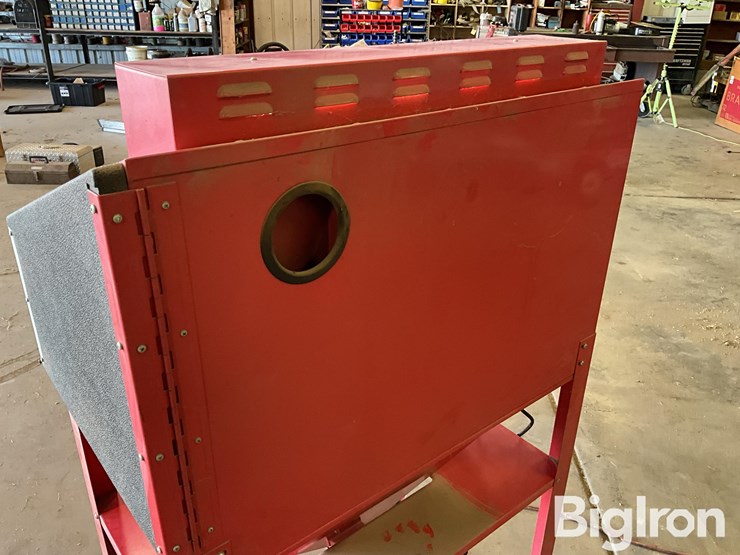 central-pneumatics-93608-media-cleaning-station-image-16