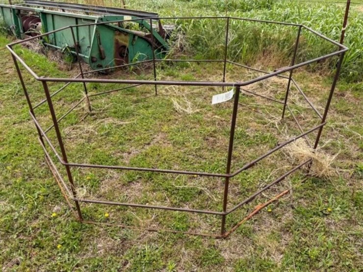 steel-round-bale-feeder-image-1