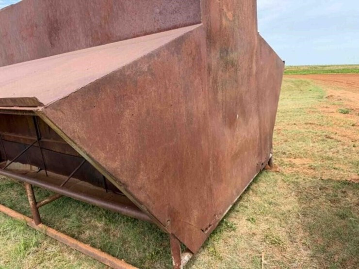 12’x7’-steel-self-feeder-image-7