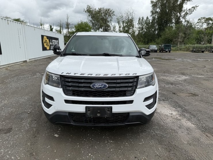2018-ford-explorer-image-8
