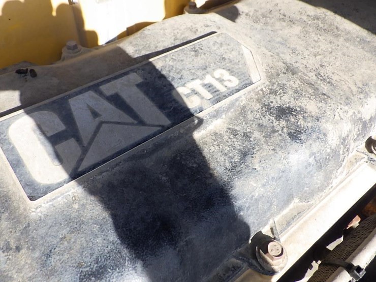 2014-caterpillar-ct660-image-25
