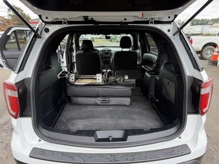 2018-ford-explorer-image-14