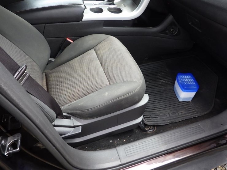 2013-ford-edge-image-18