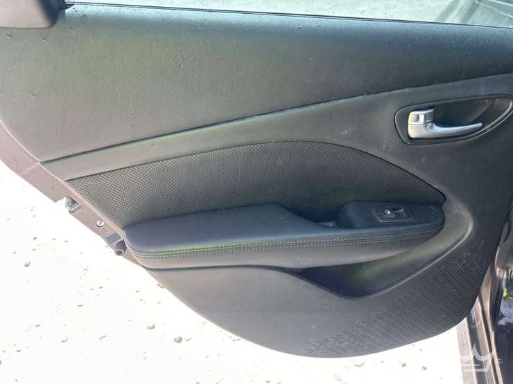 2014-dodge-dart-sedan-image-11