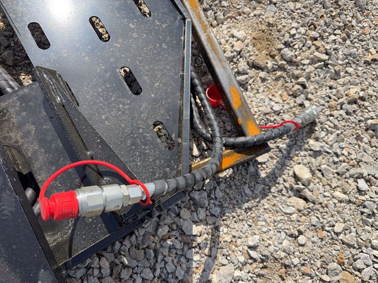 2026-giyi-hydraulic-skid-steer-forks-image-6
