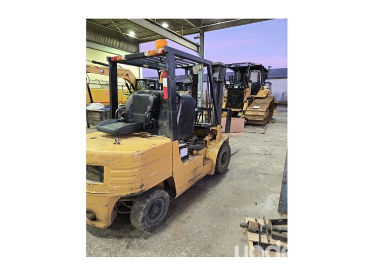 2000-caterpillar-gp30-image-2