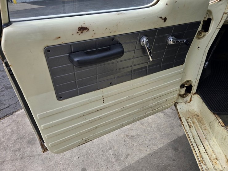 #30-•-1965-dodge-d100-pick-up-truck-image-18