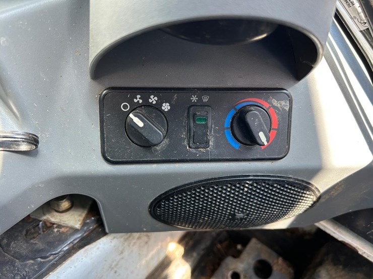 2023-bobcat-s450-image-23