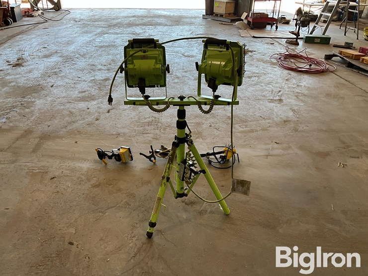 power-light-flood-light-tripod-image-6