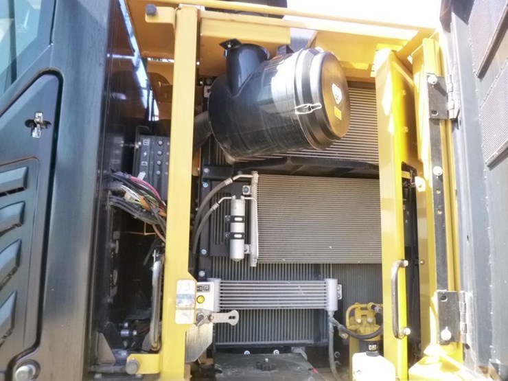 2019-caterpillar-335f-lcr-image-45