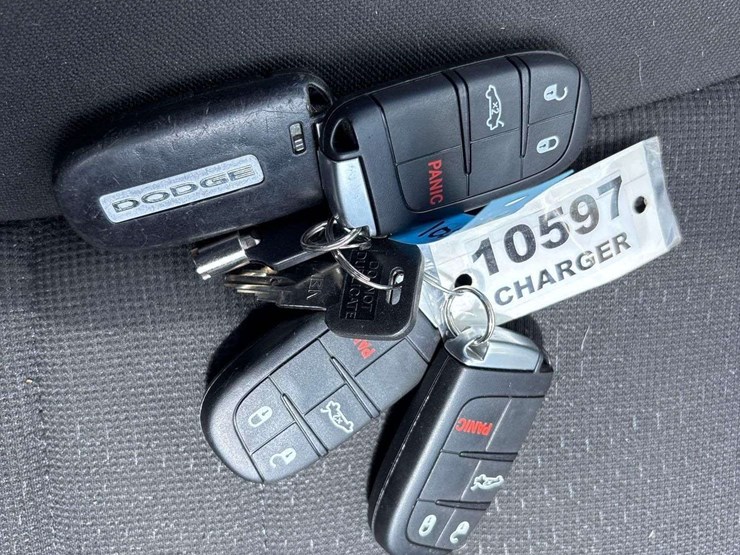 2018-dodge-charger-sedan-image-18