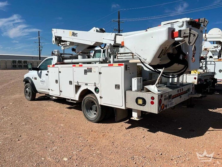2011-ram-5500-4x4-altec-at40m-40ft.-bucket-truck-image-3
