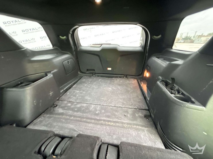 2019-ford-explorer-image-24