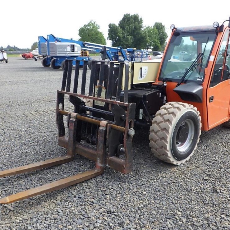 2017 JLG G5-18A