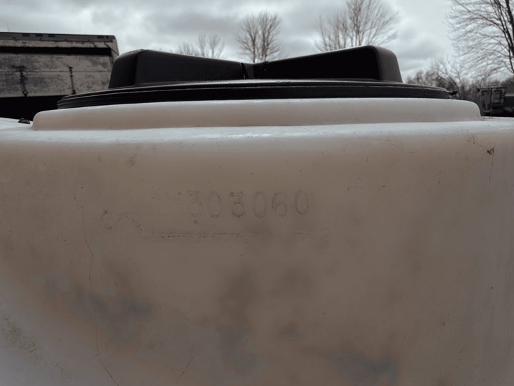 poly-tank-1100-gallon-image-6