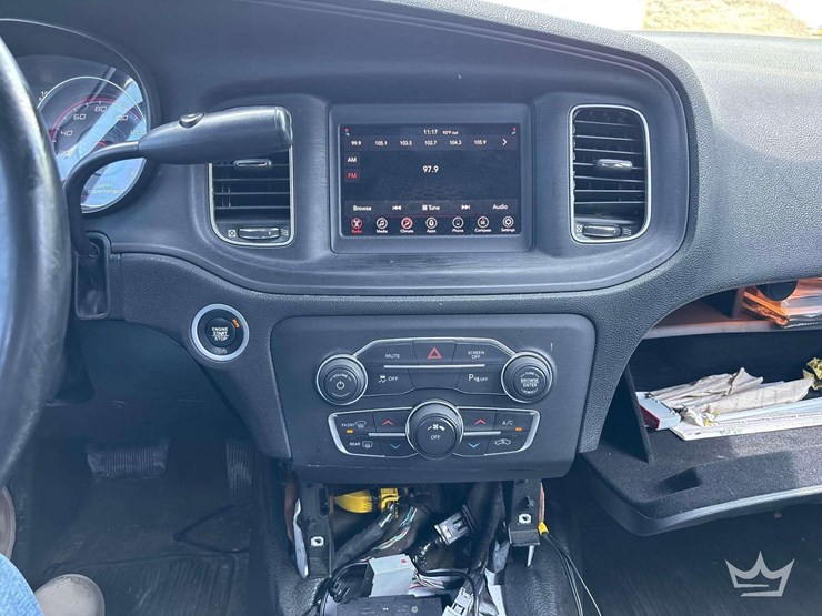 2018-dodge-charger-sedan-image-16