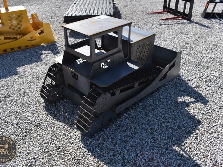 caterpillar-dozer-lawn-ornament-44963-image-2