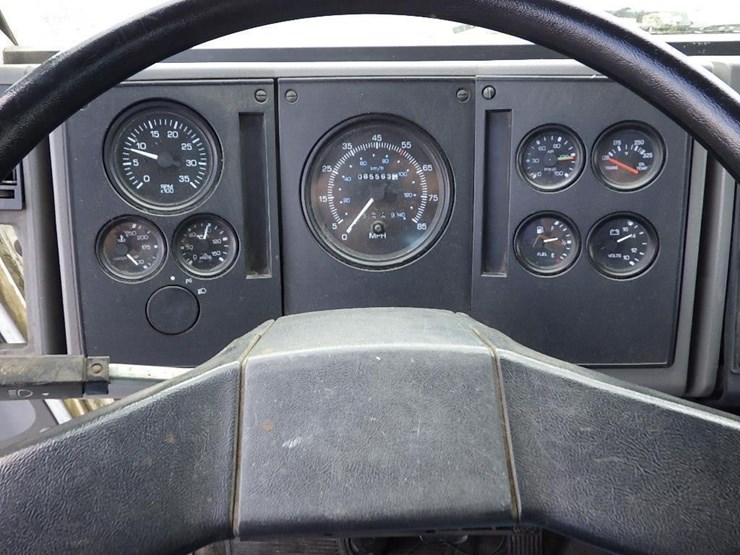 2003-freightliner-fc70-image-41