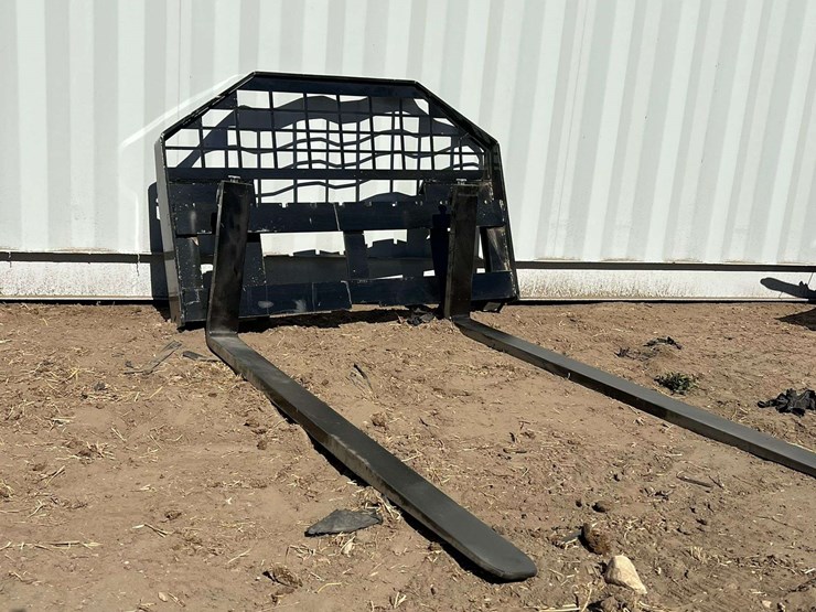 60"-skid-steer-forks-(new/unused)-image-2