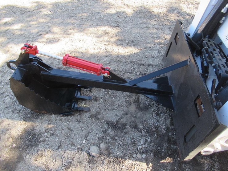 wildcat-skid-steer-backhoe-attachment-image-2
