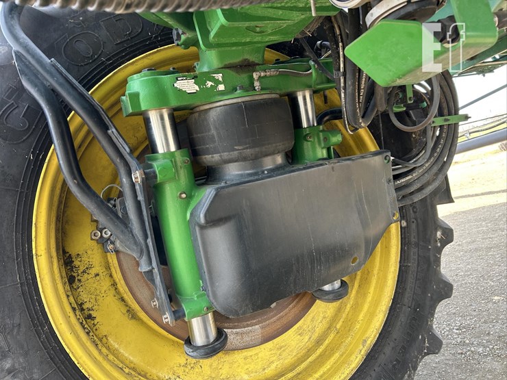 2020-john-deere-r4045-image-56