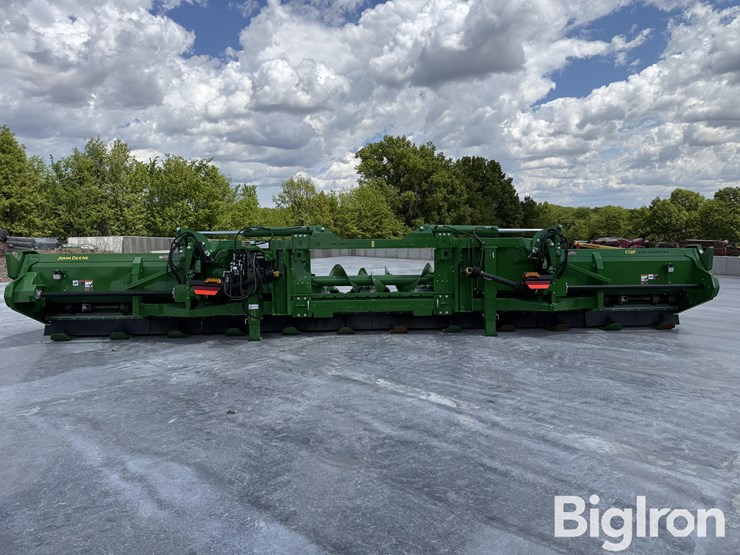 2023-john-deere-c12f-image-6