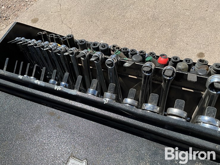 cpl-fully-stocked-triangle-toolbox-&-receiver-mounted-vice-image-13
