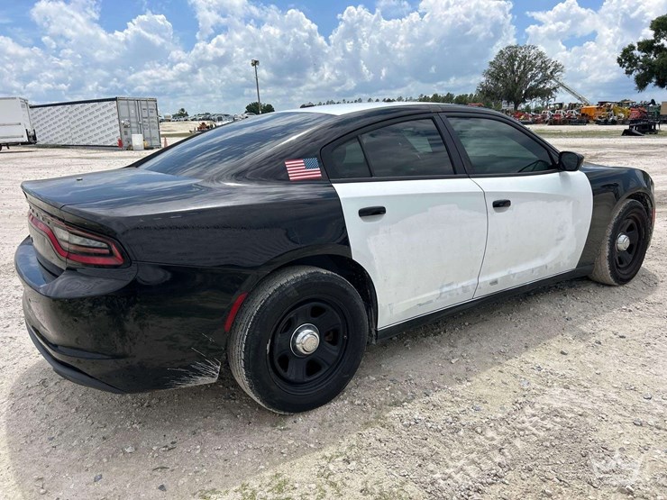 2019-dodge-charger-sedan-image-3