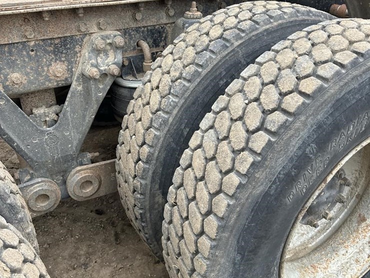 1999-kenworth-t600-image-42